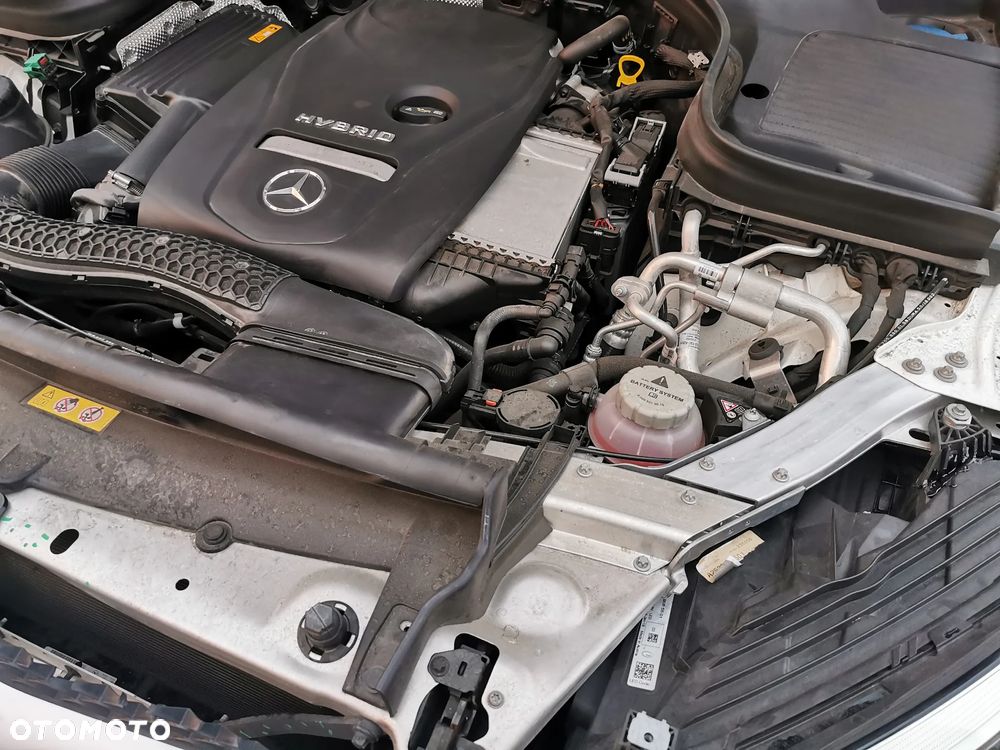 Mercedes-Benz GLC - 32