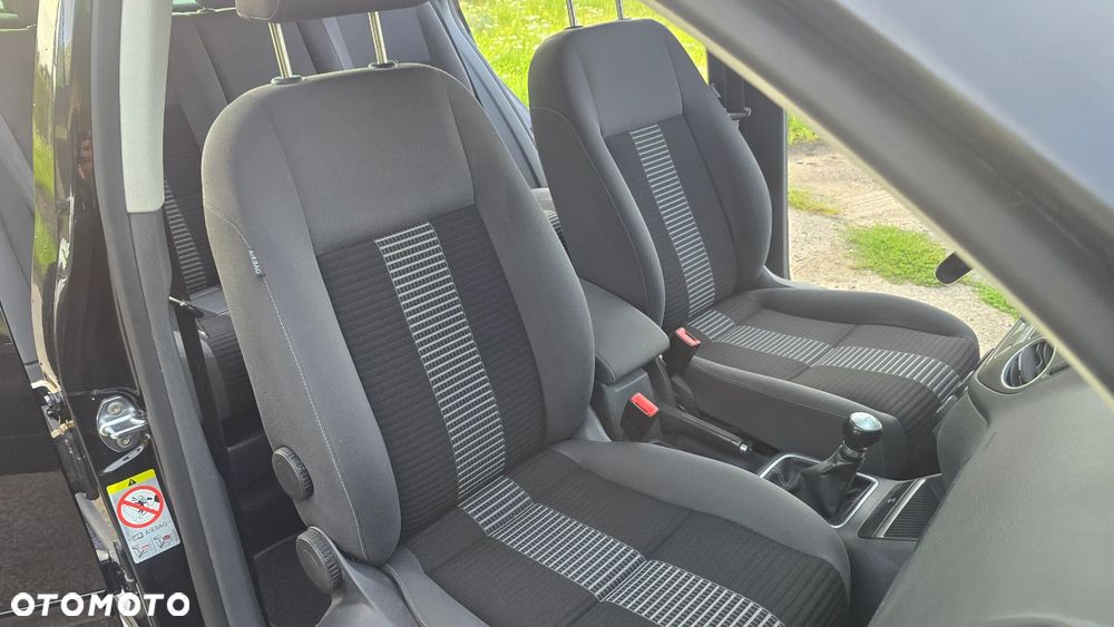 Volkswagen Golf Plus 1.9 TDI DPF Comfortline BlueMotion - 24