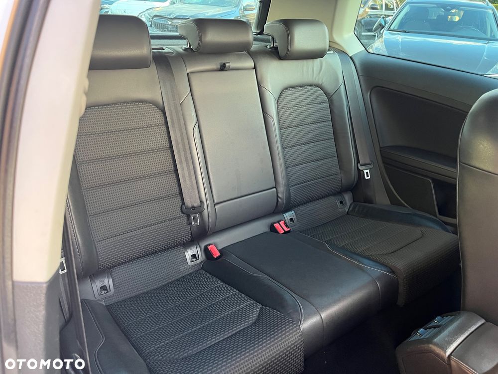 Volkswagen Golf - 9