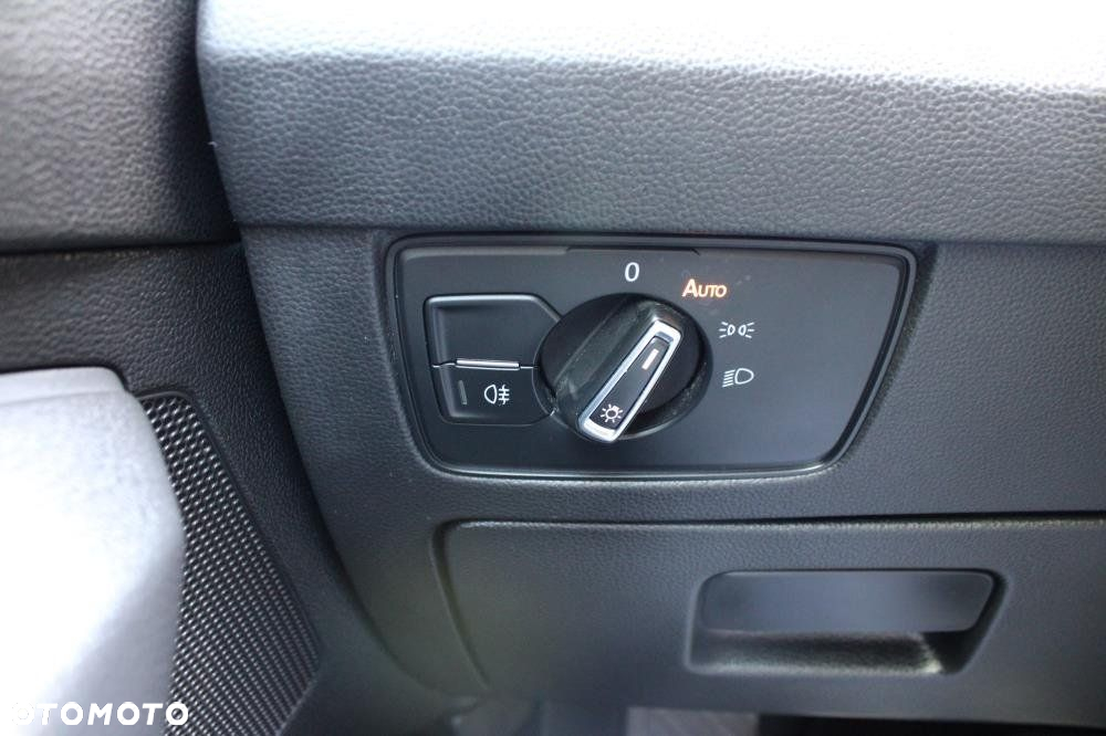 Volkswagen Passat - 13