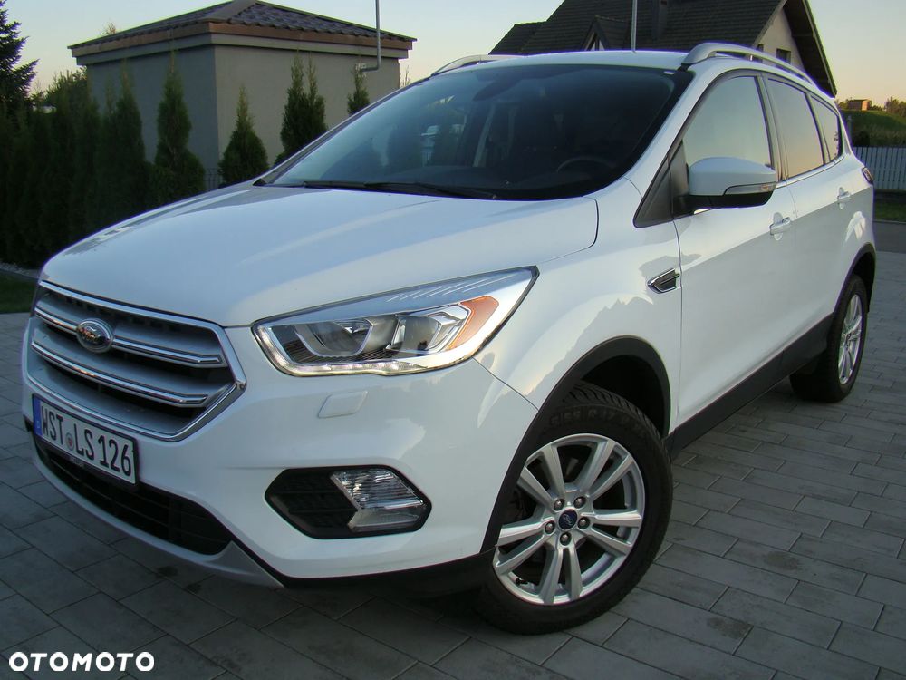 Ford Kuga 1.5 EcoBoost TITANIUM - 4
