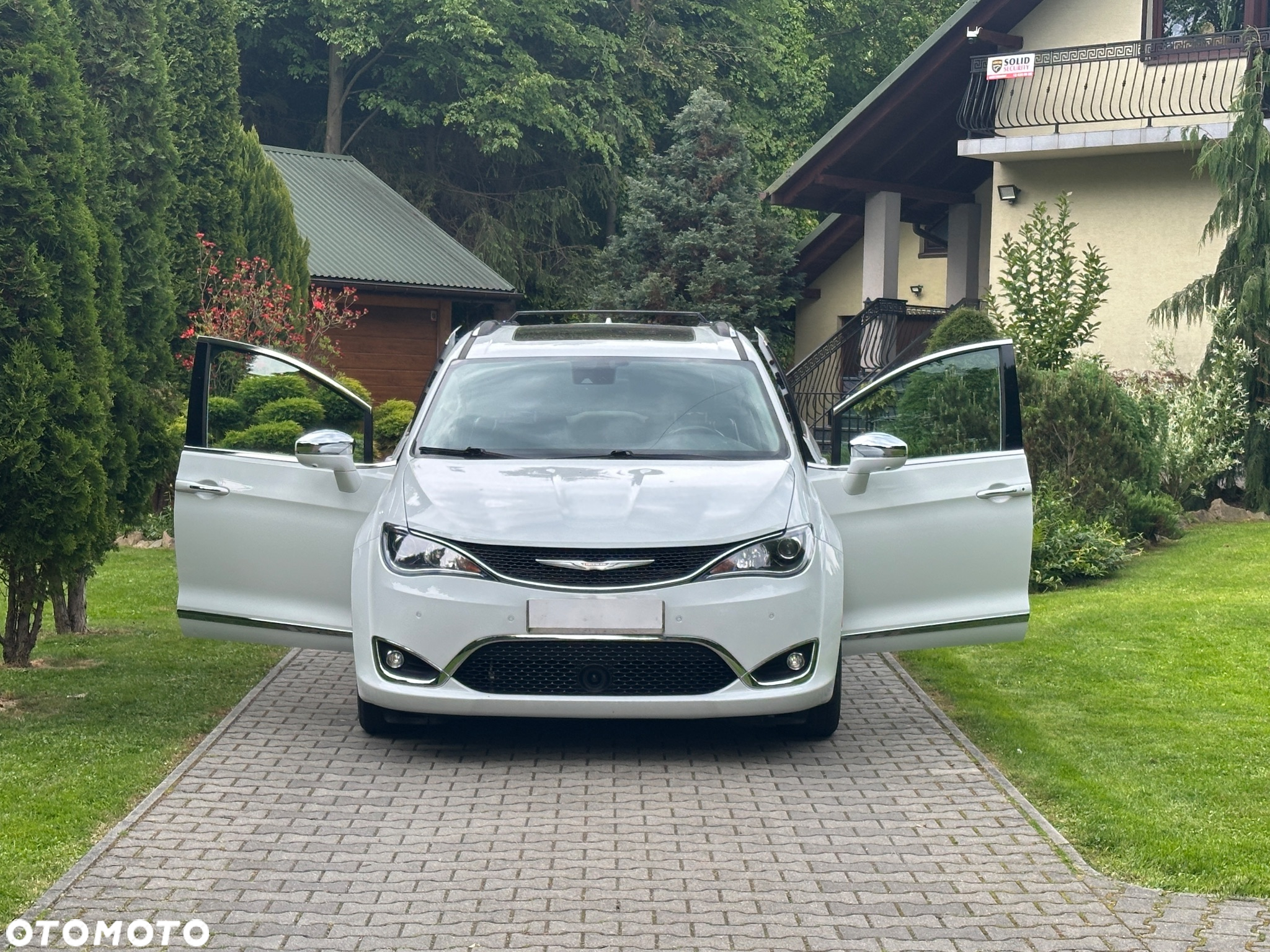Chrysler Pacifica - 8