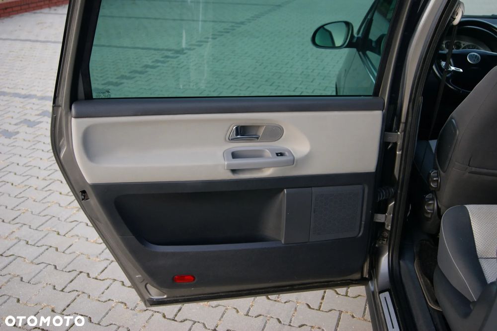 Volkswagen Sharan 1.8 5V Turbo Freestyle - 23