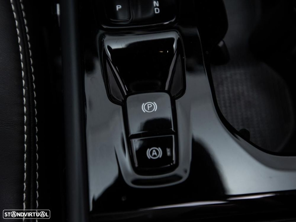 Volvo XC 40 1.5 T4 PHEV R-Design — fotografia 21