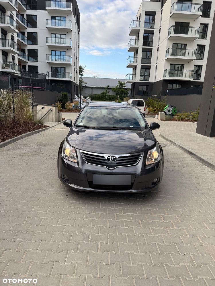 Toyota Avensis - 11