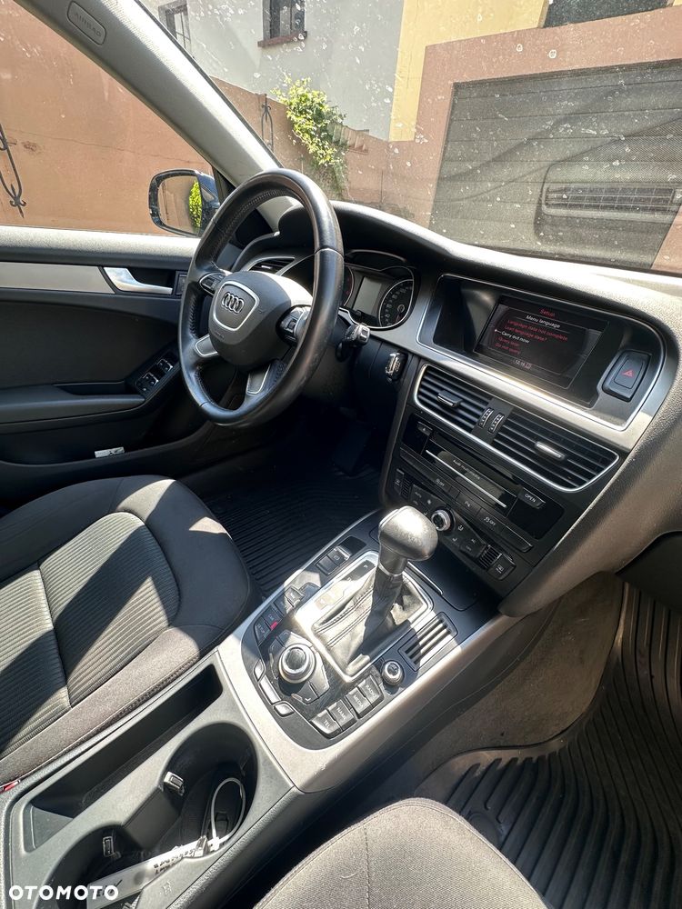 Audi A4 Avant 2.0 TDI DPF clean diesel multitronic Attraction - 25