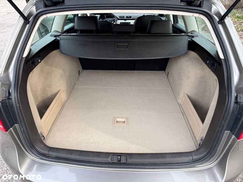 Volkswagen Passat 2.0 TDI Highline DSG - 34