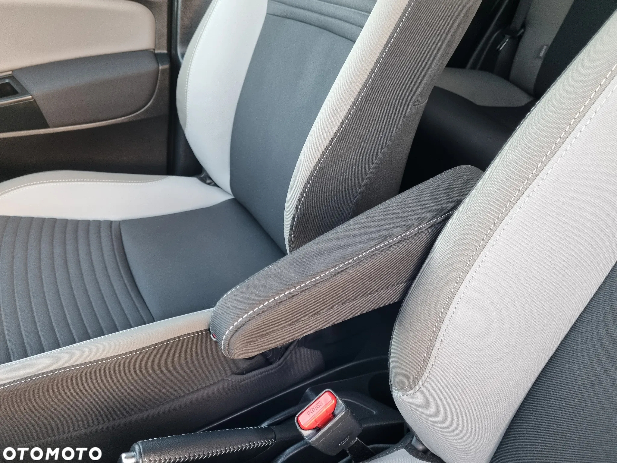 Toyota Yaris 1.33 Selection Platinum - 19