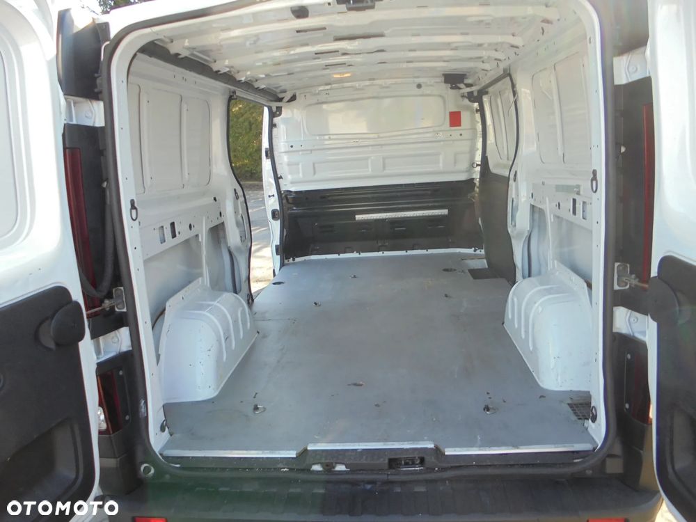 Opel VIVARO - 11