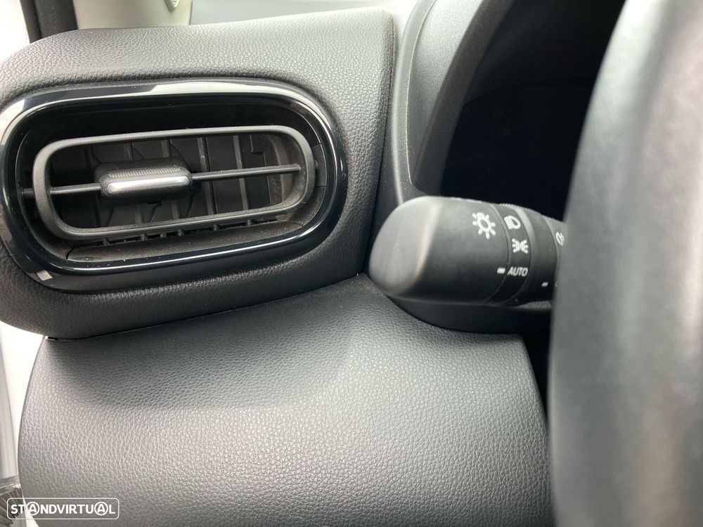 Toyota Yaris Cross 1.5 HDF Comfort Plus - 28