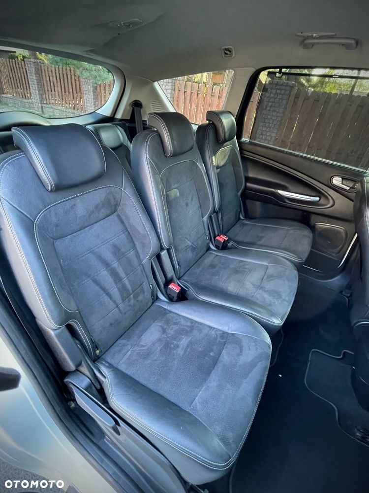 Ford S-Max - 11