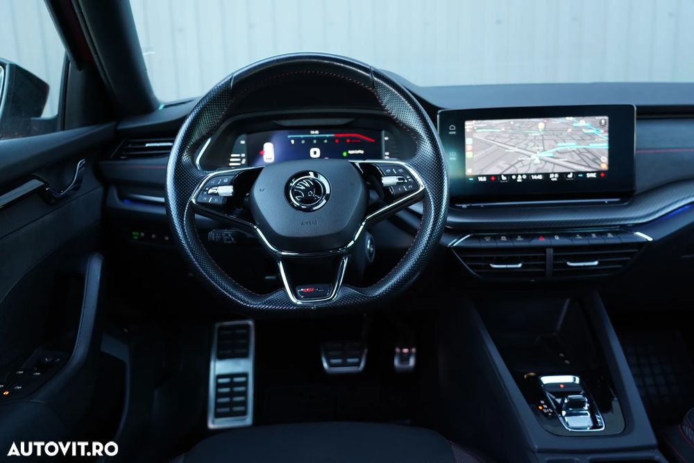 Skoda Octavia 2.0 TDI DSG RS Plus - 11