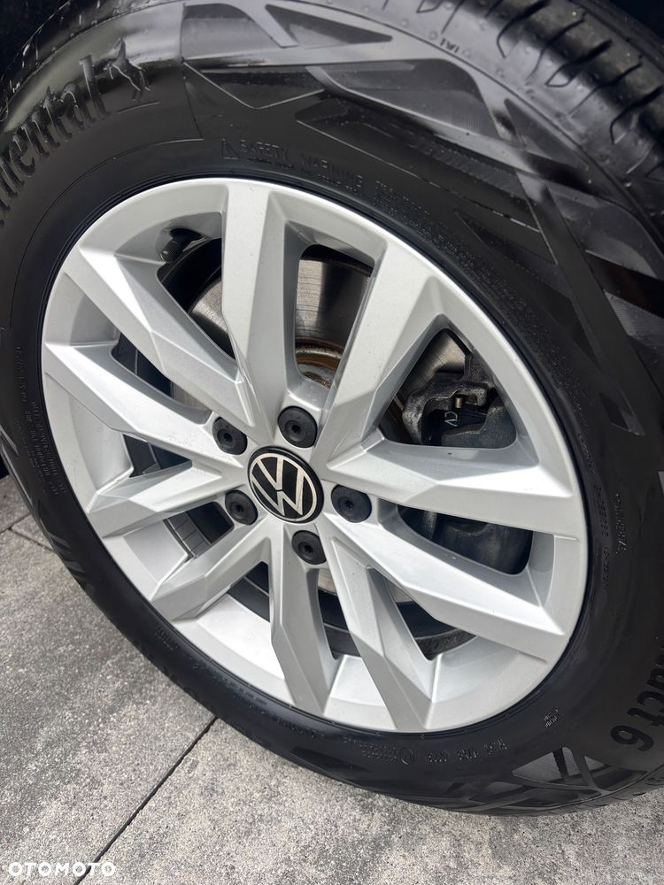 Volkswagen Passat - 32