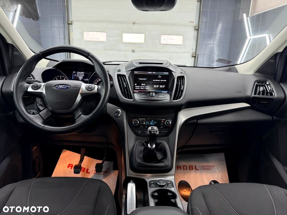 Ford Kuga 1.5 EcoBoost 2x4 Titanium - 12