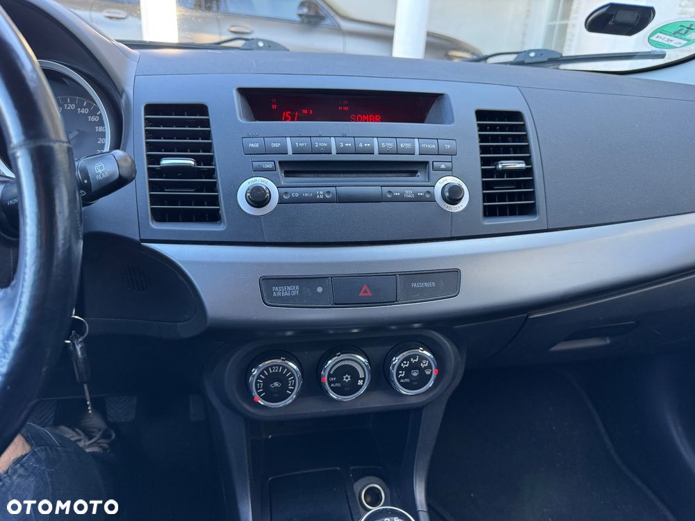 Mitsubishi Lancer 1.6 Invite - 13