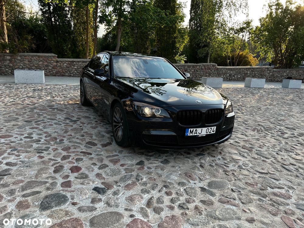 BMW Seria 7 740i - 3