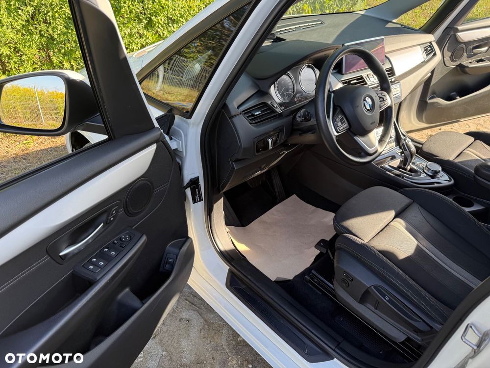 BMW Seria 2 216d GT - 10