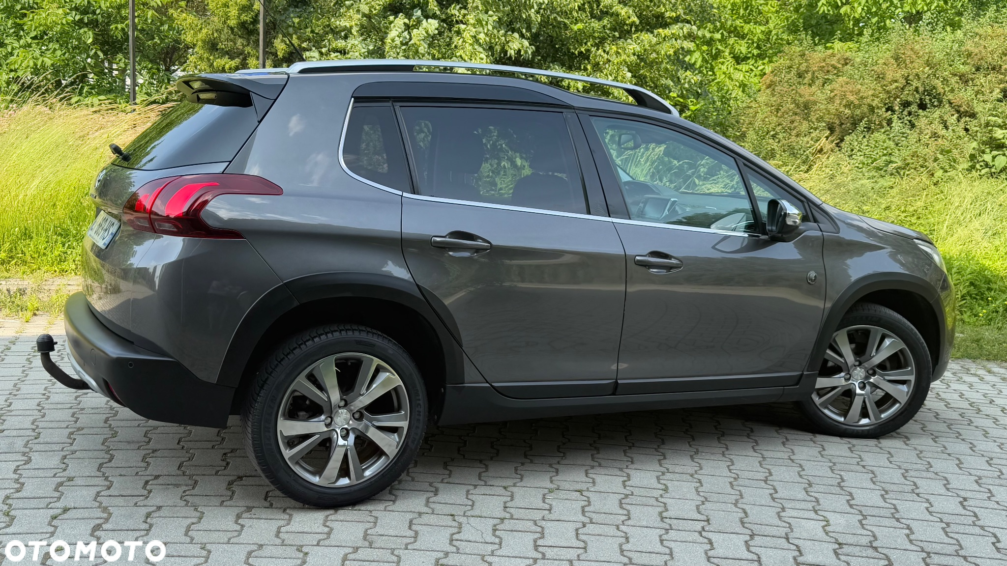 Peugeot 2008 1.6 BlueHDi Allure S&S - 4