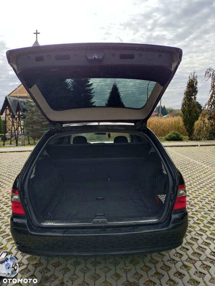 Mercedes-Benz Klasa E 200 T Kompressor Automatik Classic - 11