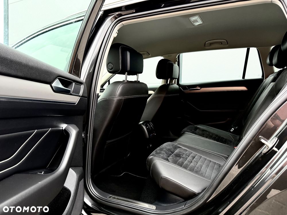 Volkswagen Passat Variant 2.0 TDI SCR DSG BlueMotion Highline - 23