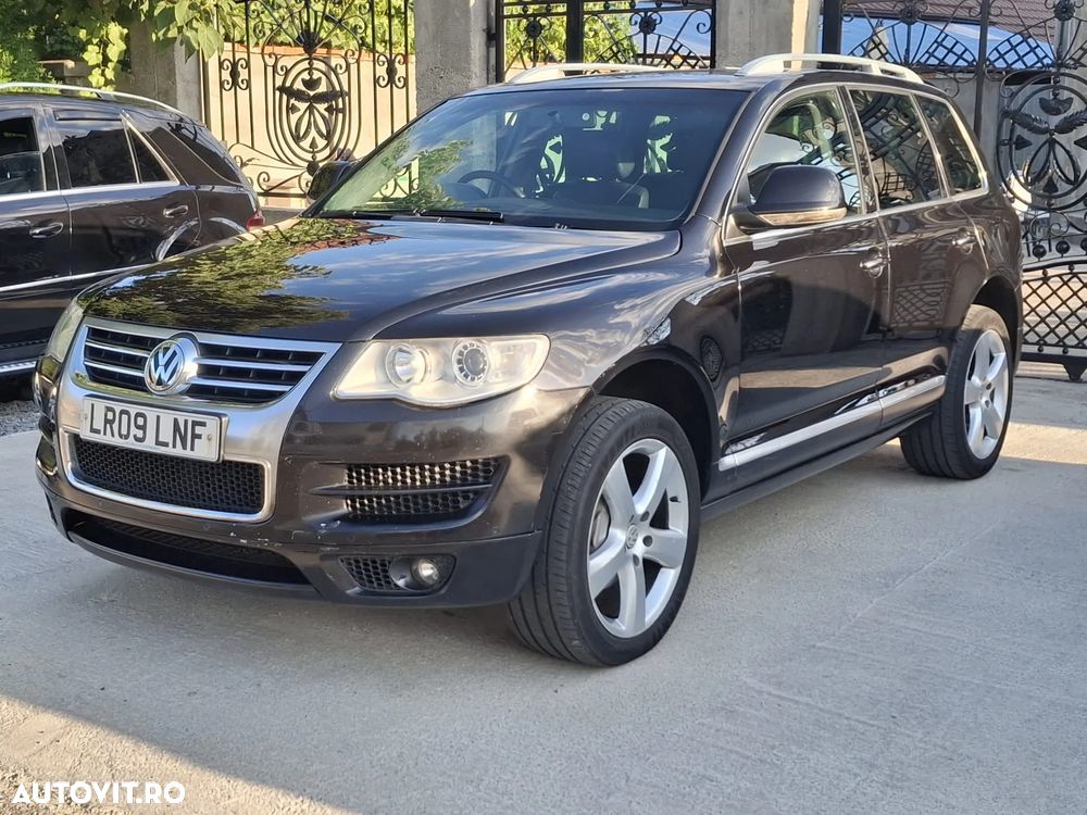 Volkswagen Touareg - 1