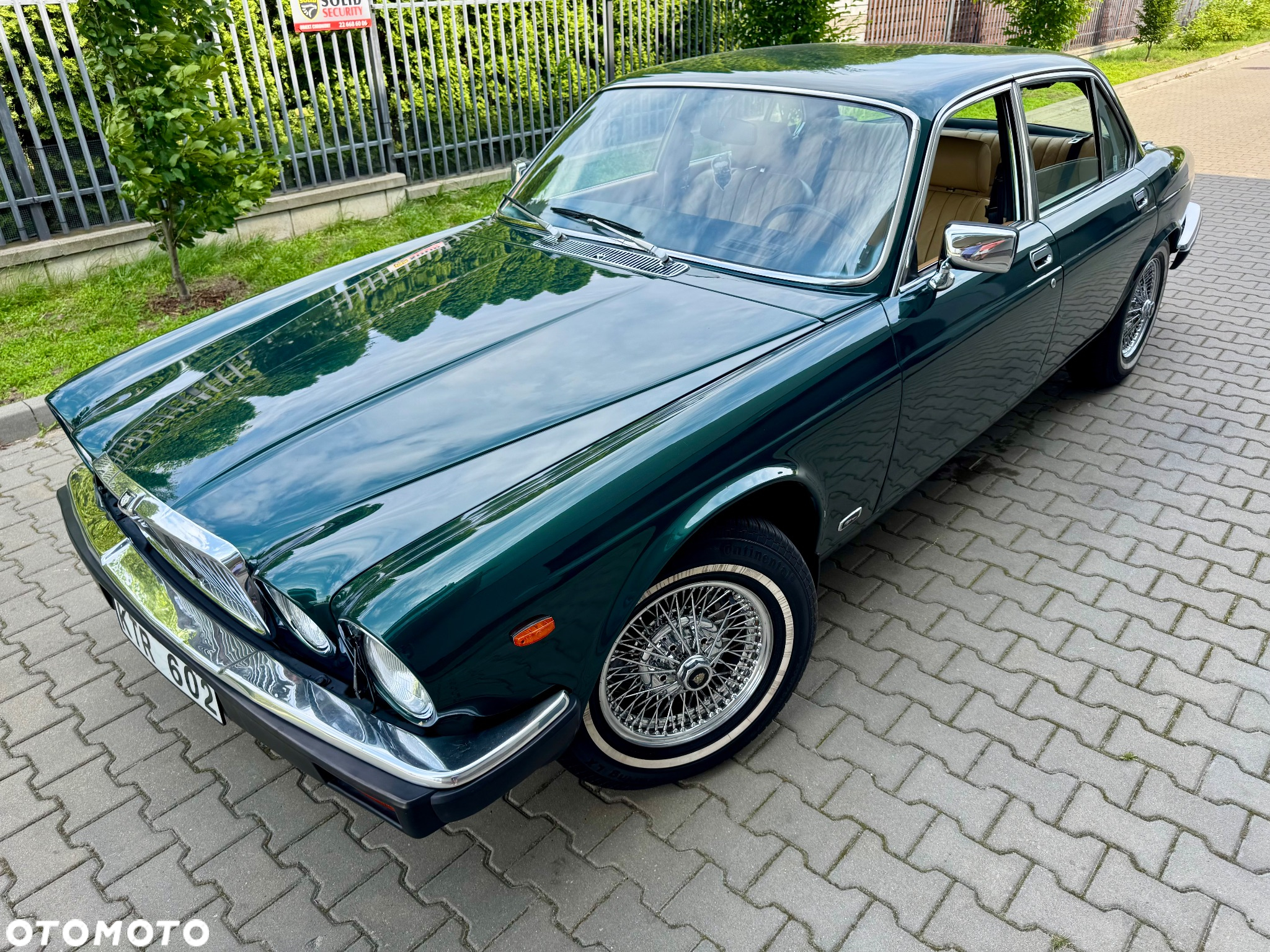 Jaguar XJ - 9