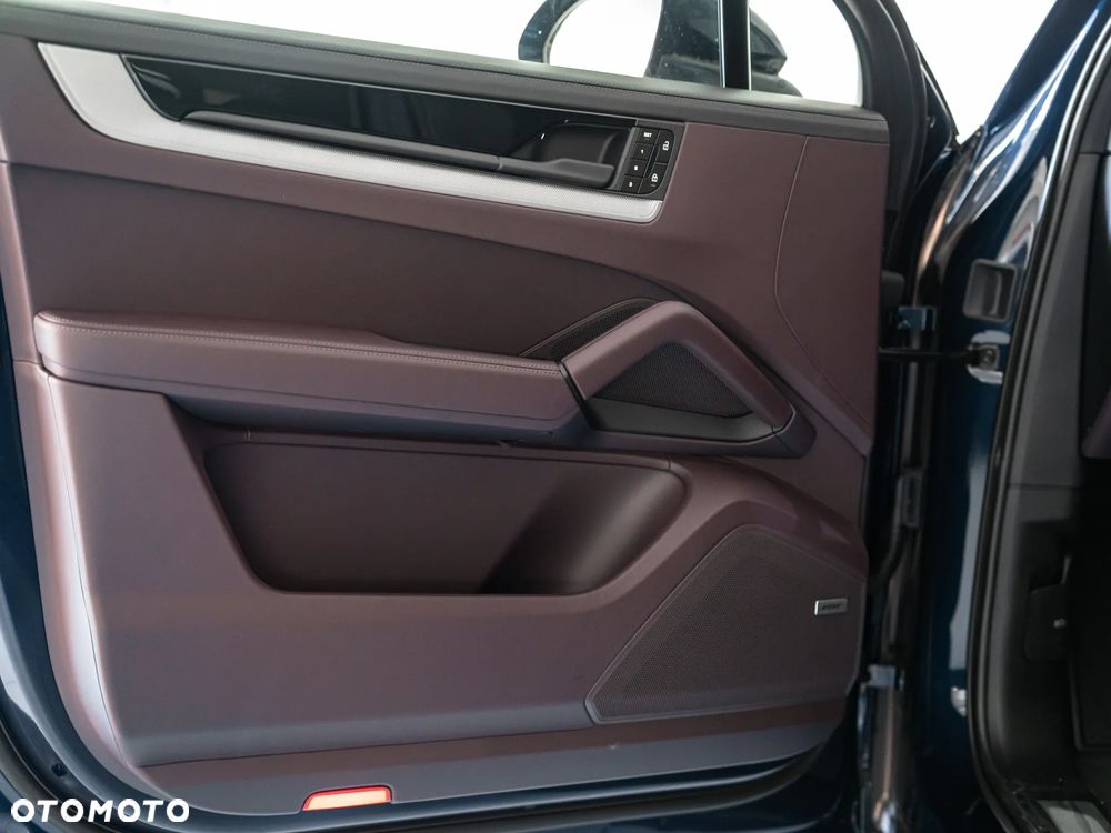 Porsche Cayenne - 18