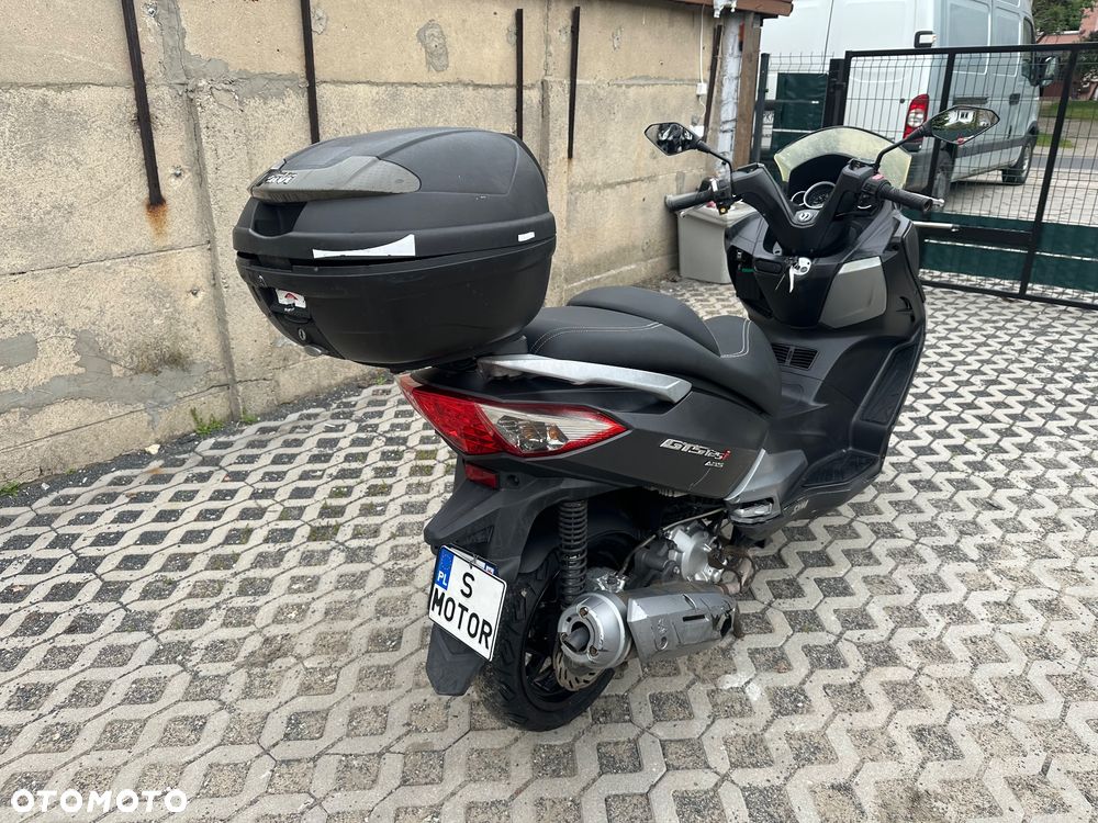 SYM GTS - 4
