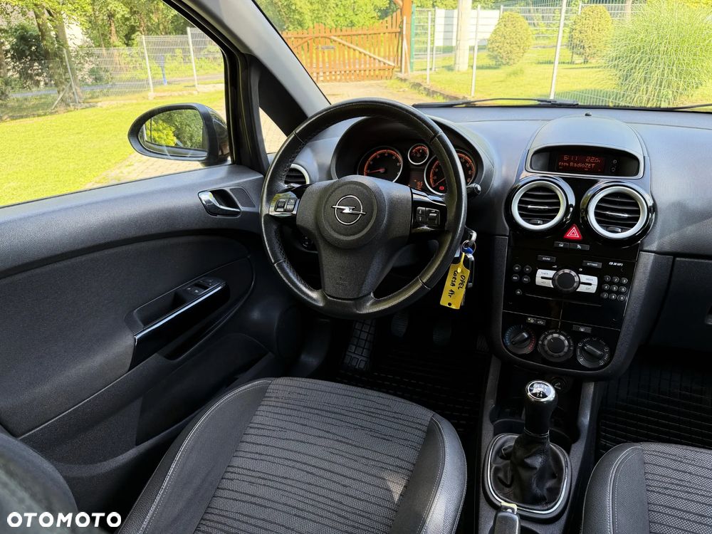 Opel Corsa 1.2 16V Cosmo - 14