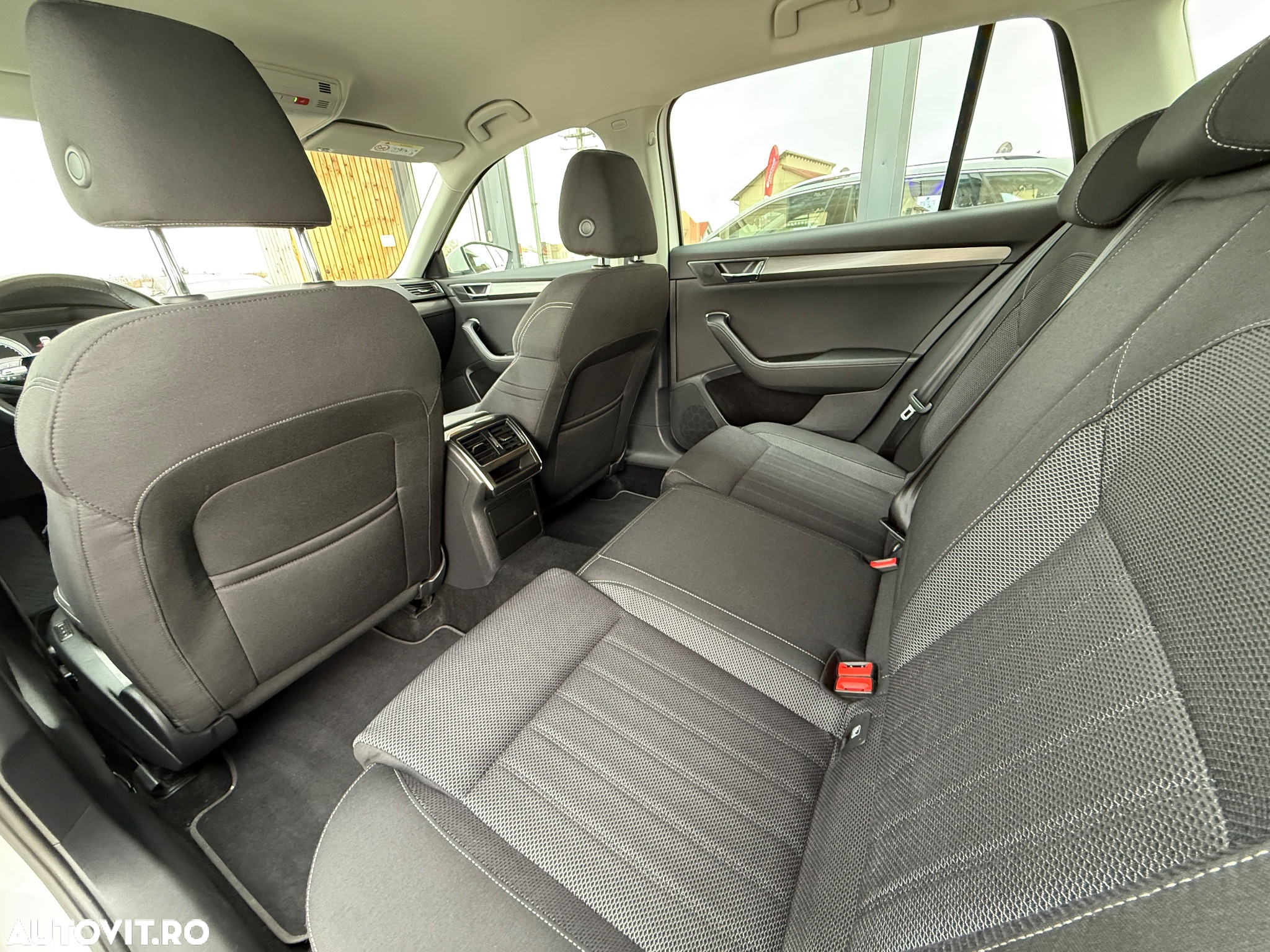 Skoda Superb 2.0 TDI DSG Style - 19
