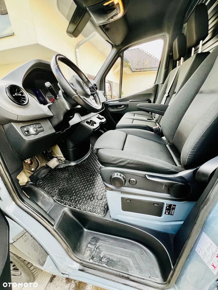 Mercedes-Benz Sprinter - 16