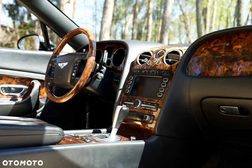 Bentley Continental GT - 13