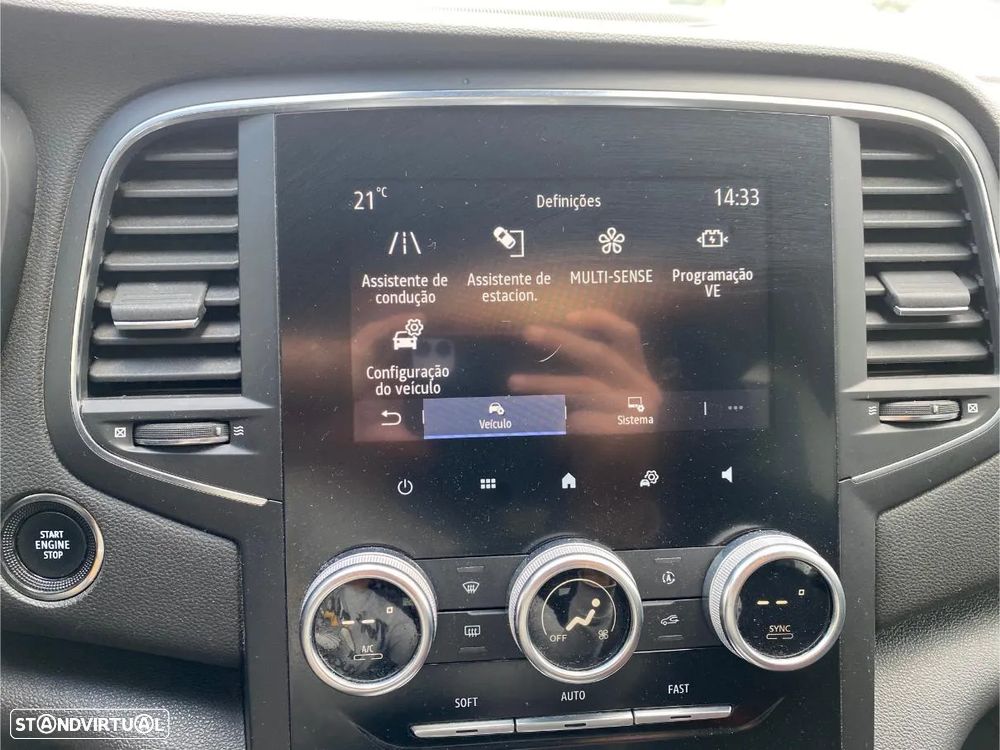 Renault Mégane Sport Tourer E-TECH Plug-in 160 INTENS - 31