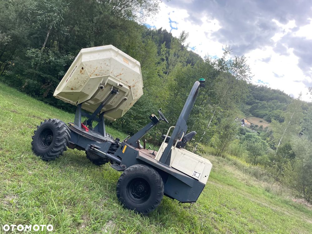 Terex DS030S Benford 3 tony OBROTOWE. Wozidło Budowlane-Rolnicze. Wózek z Obrotową Kolebą. 3 tony ładowność. 4x4. Mocny Silnik 4 cylindry Kubota 50km. 2600 mtg. Jazda 3 prędkości. Maszyna jak Nowa z Norweskiego Gospodarstwa! Ani deka luzów i wycieków! Pełny Oryginał. Hamulce brzytwa. Serwisy w DEKRA. Maszyna Woziła lekkie ładunki. Praktycznie zerowe zużycie. Wielka Okazja. Wszystko w pełnym Oryginale. Opony Oryginał w bardzo dobrym stanie! Potężna moc! - 9