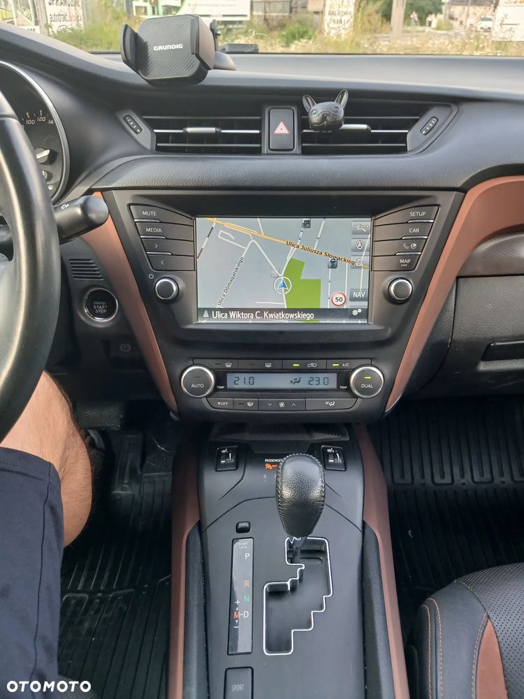 Toyota Avensis 2.0 Premium MS - 10