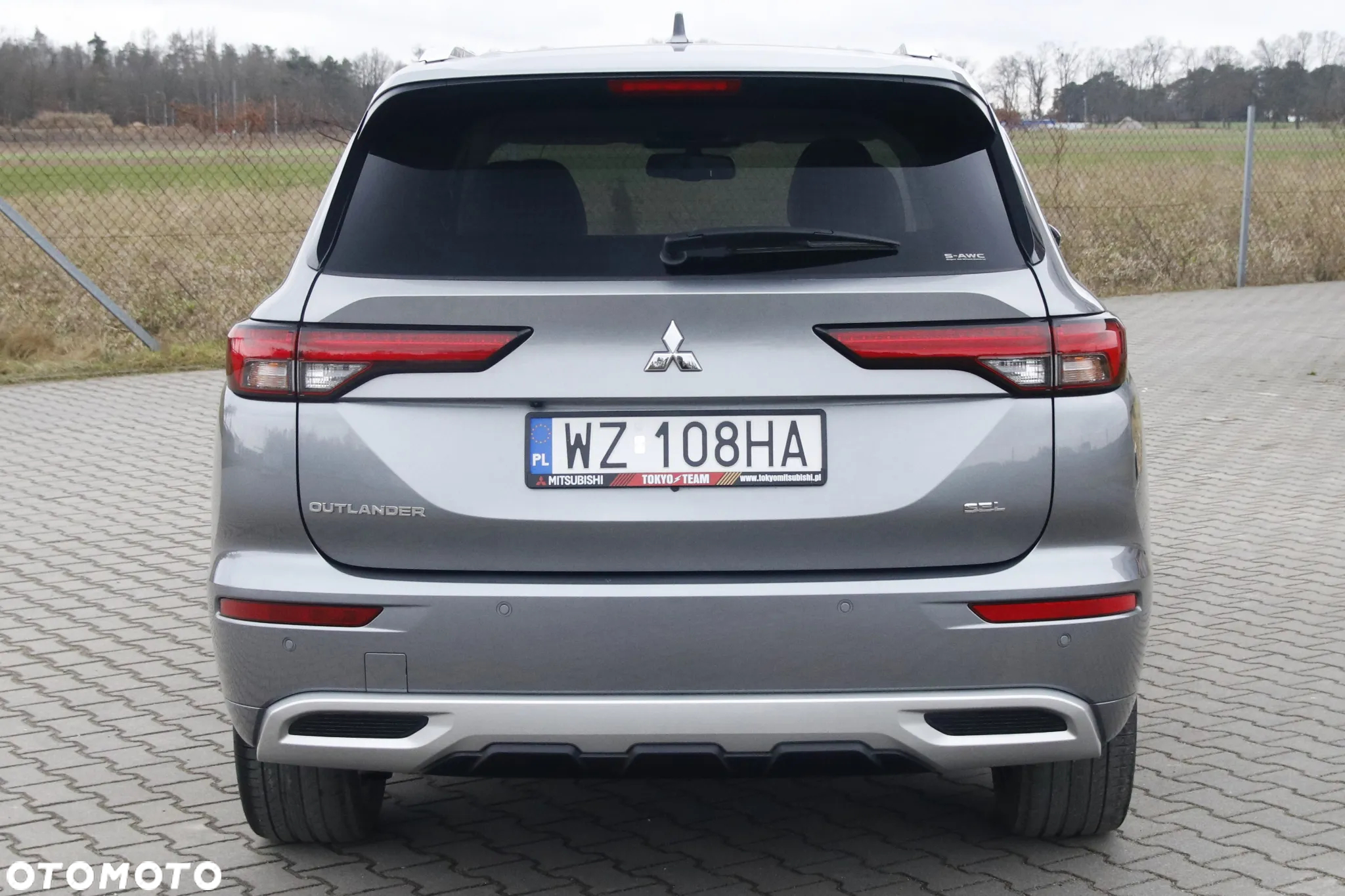 Mitsubishi Outlander - 10
