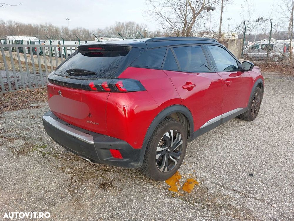 Peugeot 2008 PureTech 130 EAT8 GT - 11