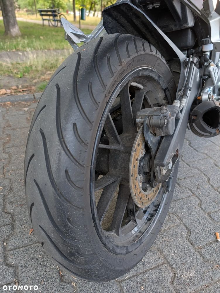 Yamaha YZF - 8