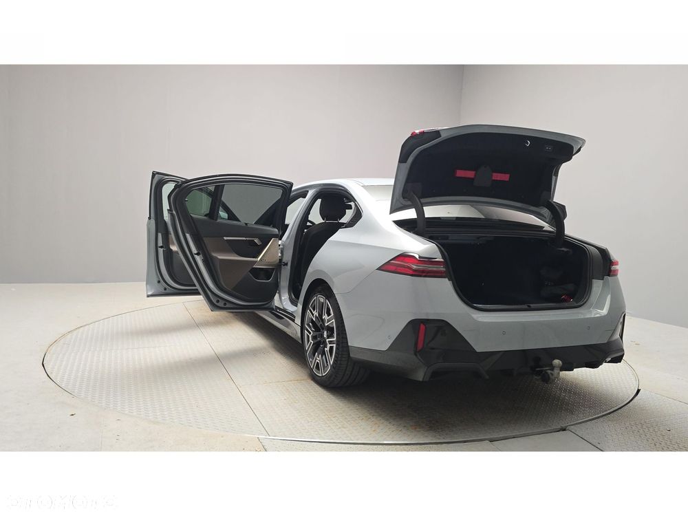 BMW Seria 5 - 11