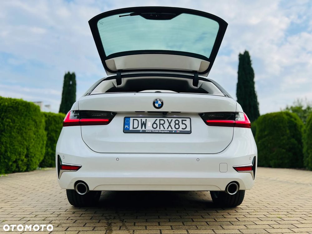 BMW Seria 3 320d xDrive Luxury Line sport - 8