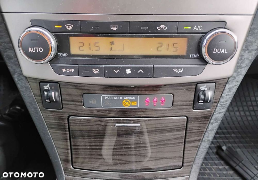 Toyota Avensis - 16