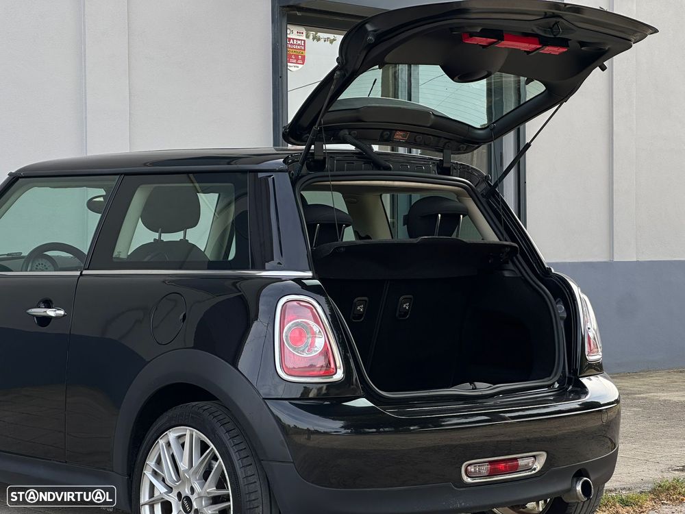 MINI 3 Portas One D - 20