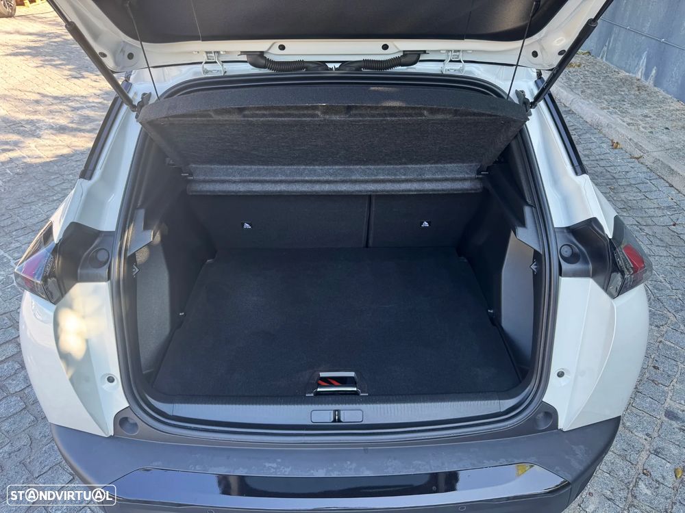 Peugeot e-2008 50 kWh GT - 44