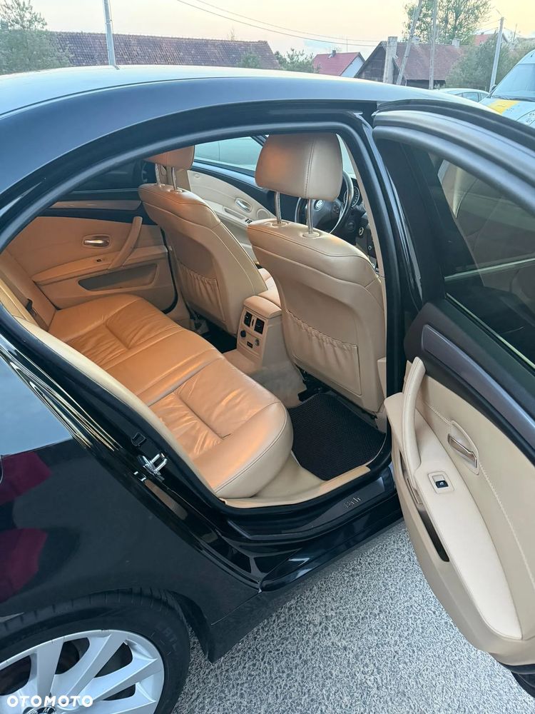 BMW Seria 5 525i - 15