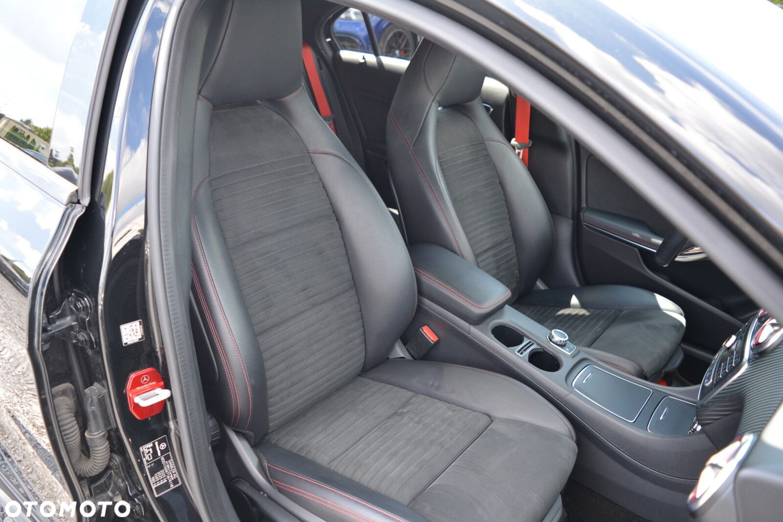 Mercedes-Benz Klasa A 220 4-Matic AMG Line - 21