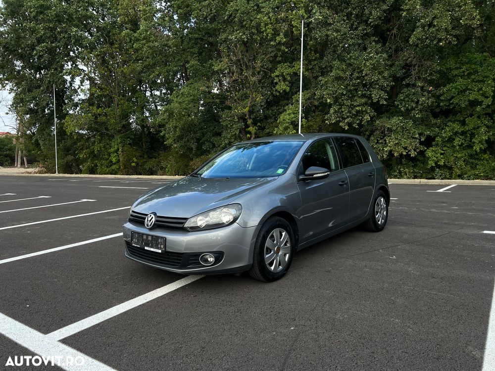 Volkswagen Golf - 1