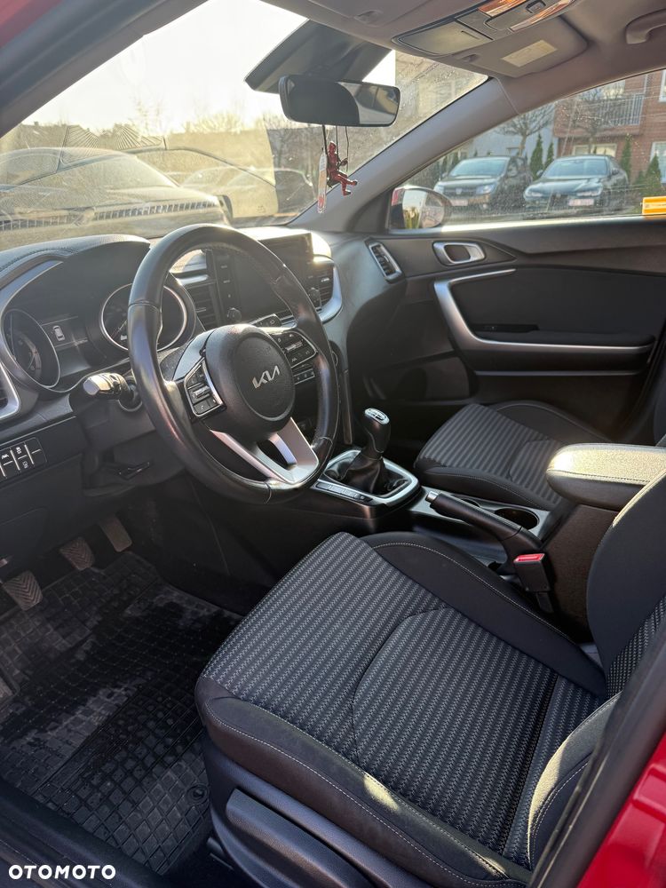 Kia Ceed 1.5 T-GDI M - 13