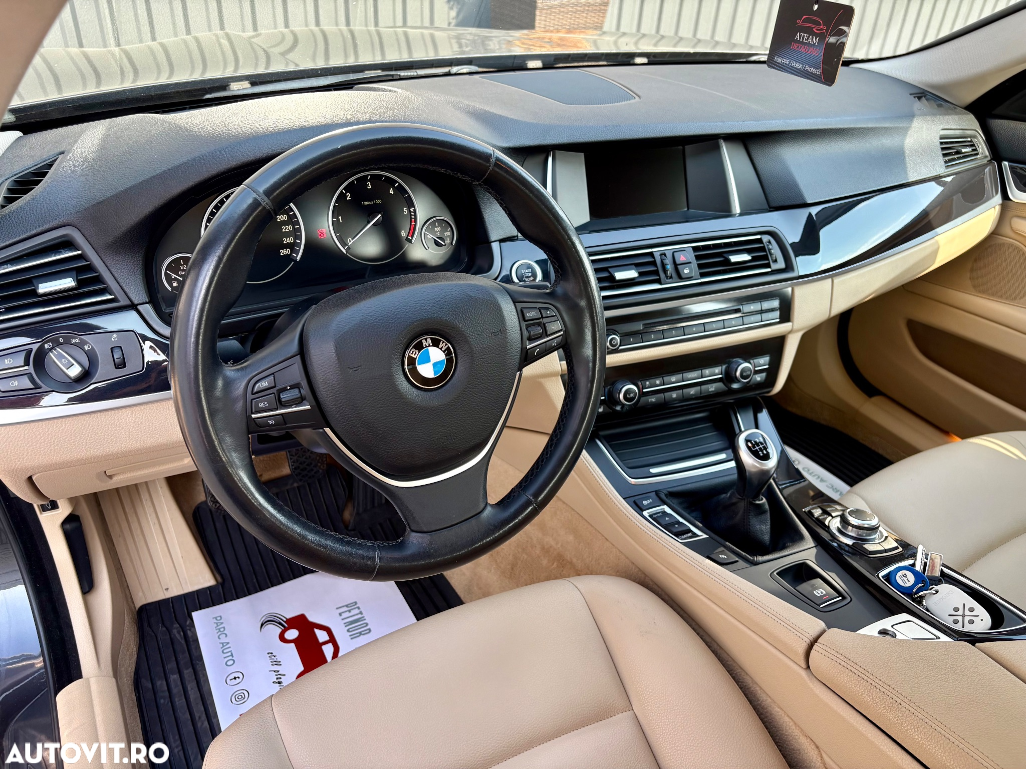 BMW Seria 5 518d - 14