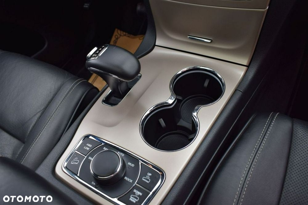 Jeep Grand Cherokee - 11