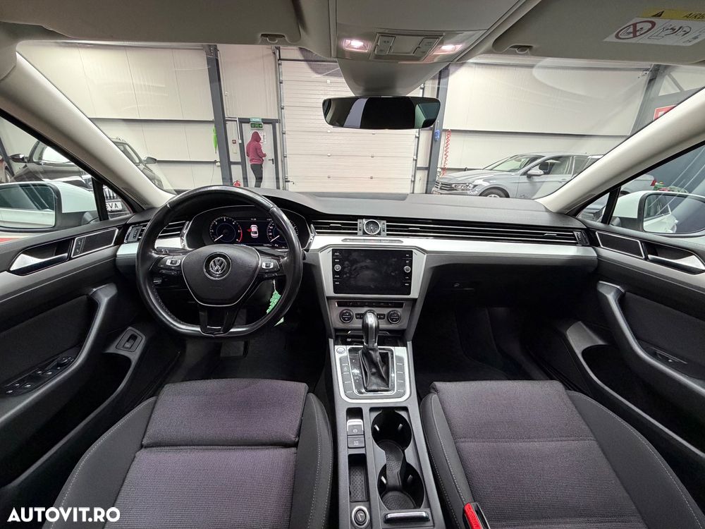 Volkswagen Passat 2.0 TDI DSG Highline - 16